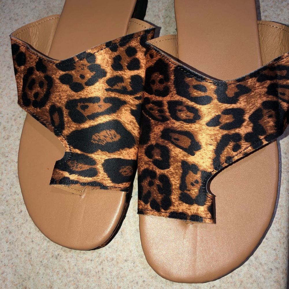 NWOT sandals